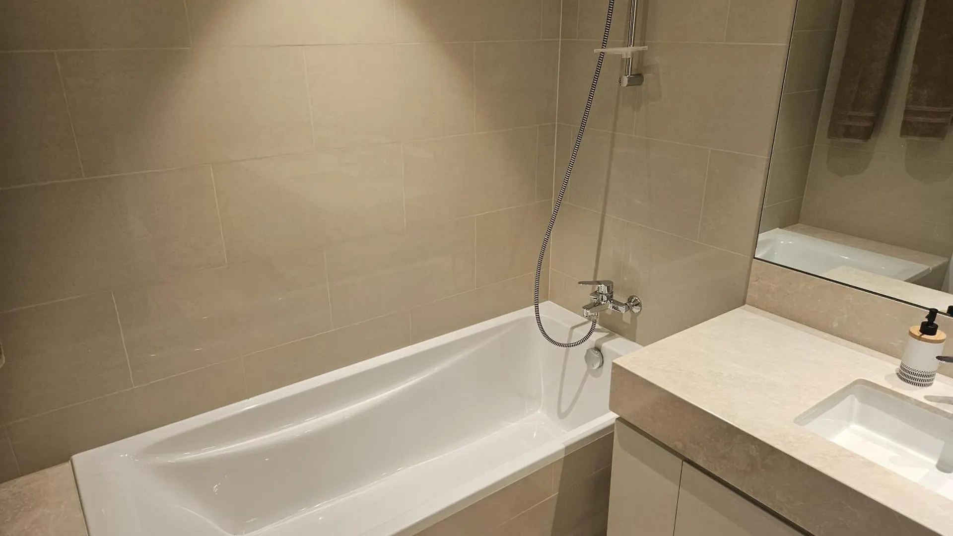 Villa Mh - Act One Act Two - 2Bhk - Ref2202 Dubai